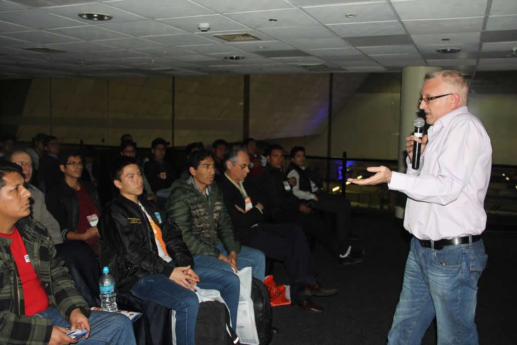 CONFERENCIAS INTERNACIONALES Y NACIONALES