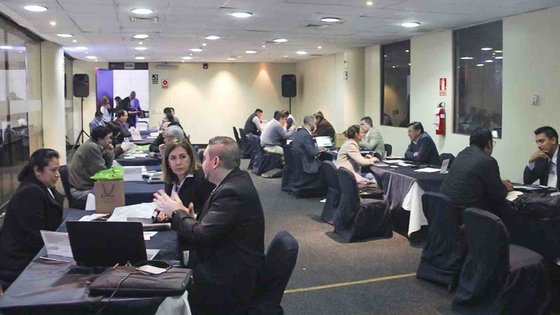 Oportunidades de negocio y networking para ingenieros civiles en ferias especializadas