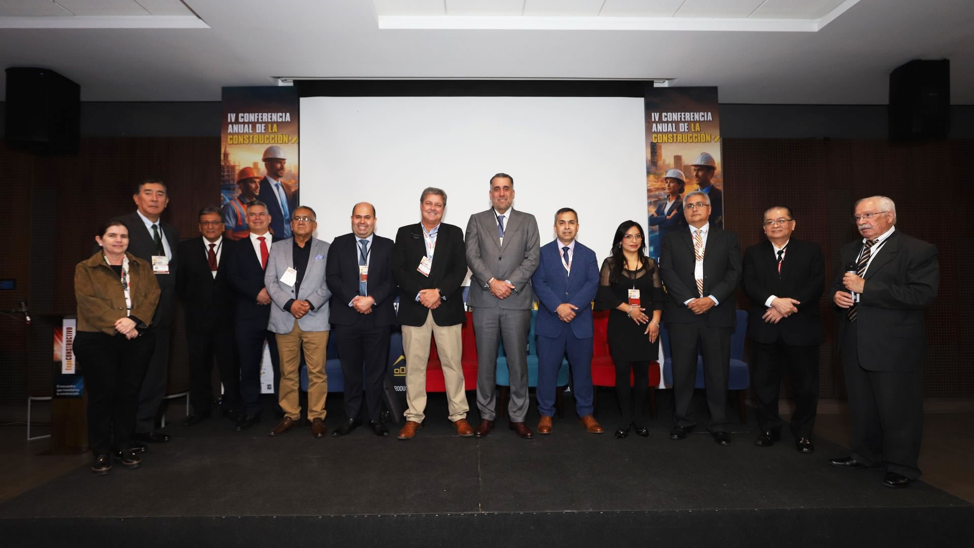 EXPOCONSTRUCTIVO inició: innovación, construcción inteligente y vivienda social marcan el primer día del encuentro del sector