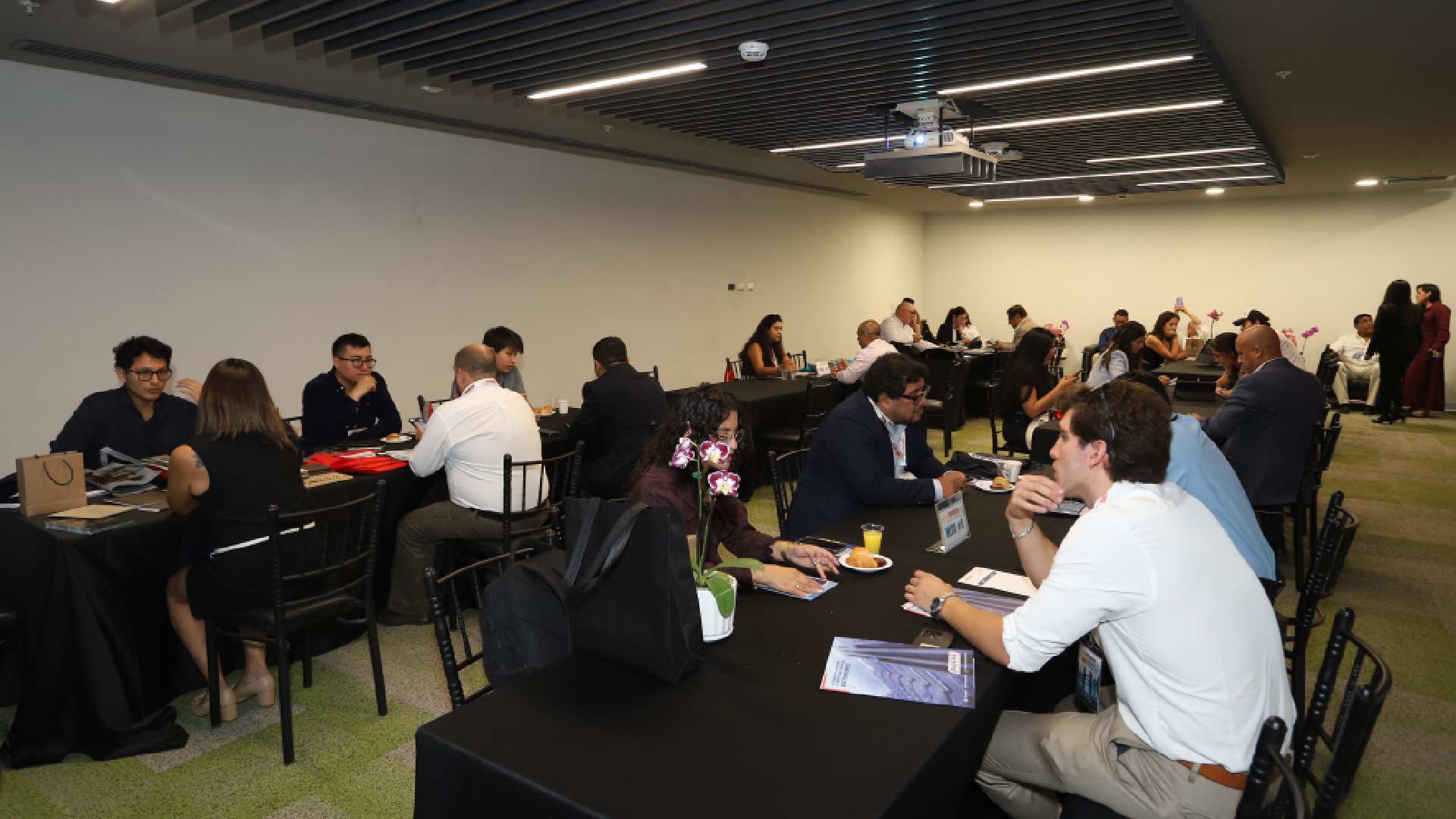 EXPOCONSTRUCTIVO cerró su última jornada con foco en industrialización, innovación y transformación tecnológica del sector