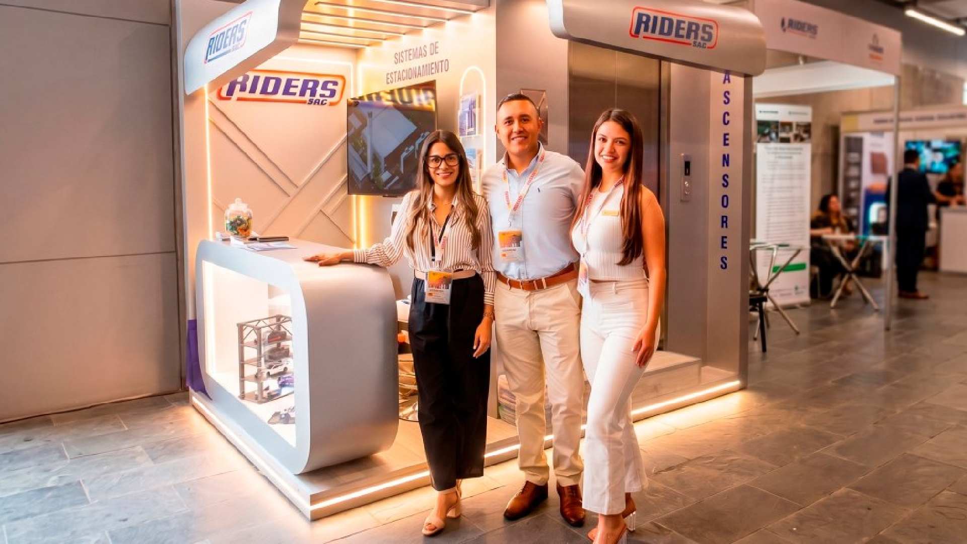 RIDERS S.A.C. impulsó la innovación en estacionamientos verticales y ascensores en EXPOCONSTRUCTIVO